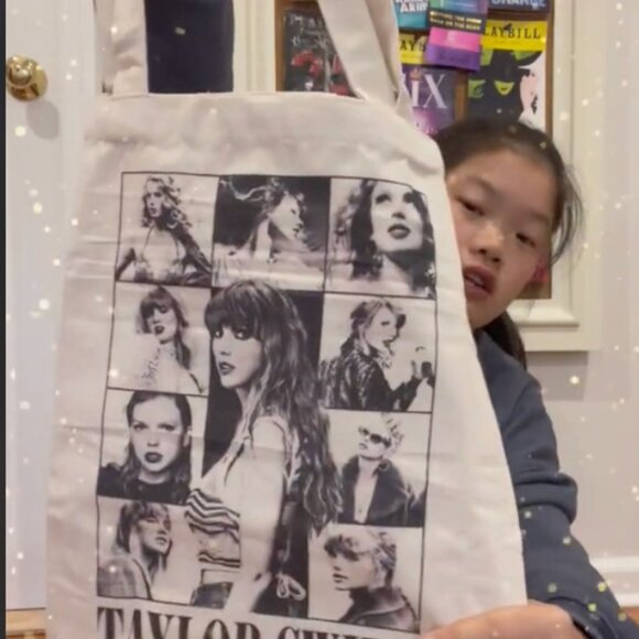 Taylor Swift ERAS VIP Love Story Package (Tote Bag, Posters, Collectibles) - Picture 3 of 7